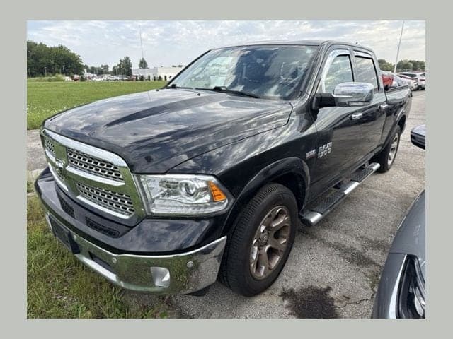2017 RAM 1500 Laramie — photo 1 of 12