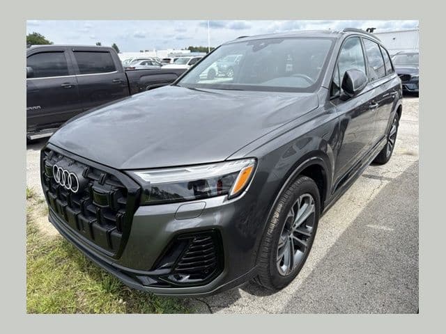 2025 Audi Q7 45 Premium Plus — photo 1 of 12