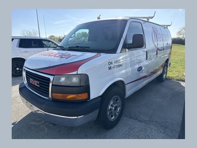2014 GMC Savana Cargo Van Base — photo 1 of 11