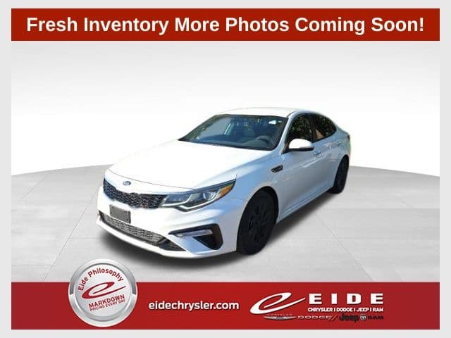 2019 Kia Optima LX — photo 1 of 17