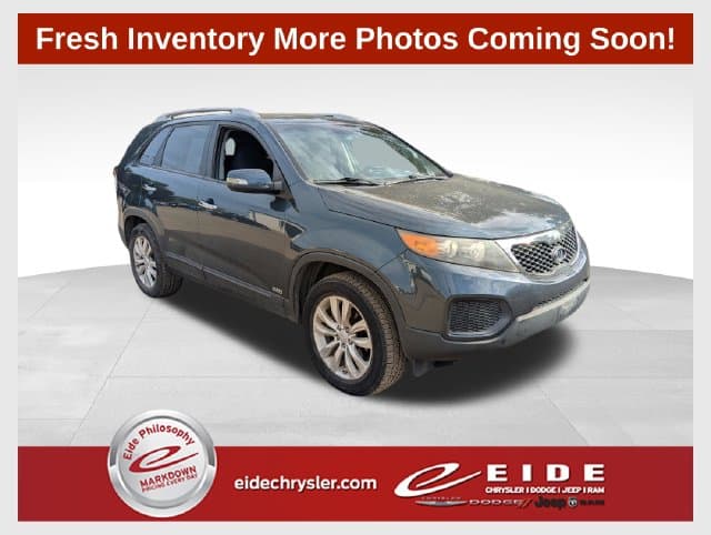 2011 Kia Sorento LX — photo 1 of 23
