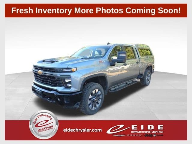 2024 Chevrolet Silverado 2500HD Custom — photo 1 of 17