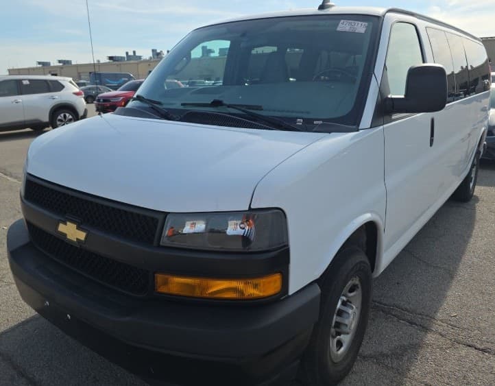 2022 Chevrolet Express Passenger 3500 LS — photo 1 of 2