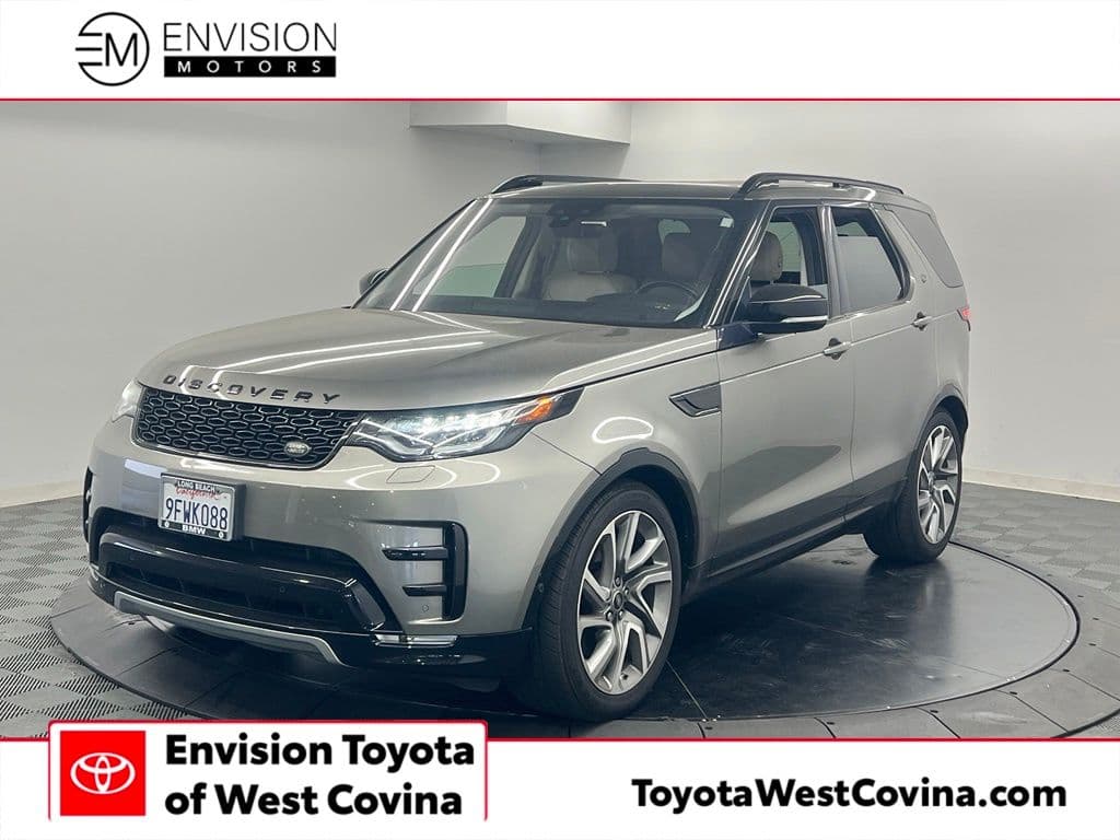 2020 Land Rover Discovery Landmark Edition — photo 1 of 16