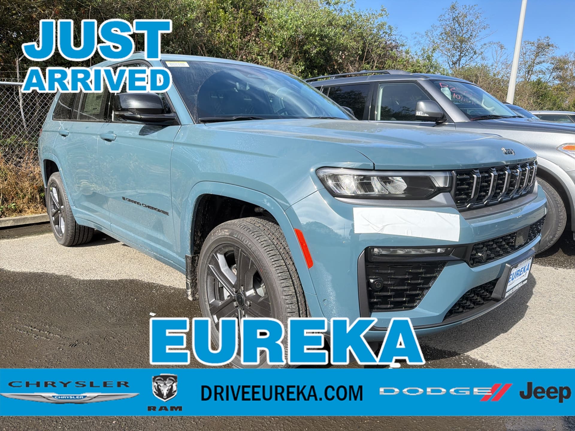 2027 Jeep Grand Cherokee L Limited — photo 1 of 16