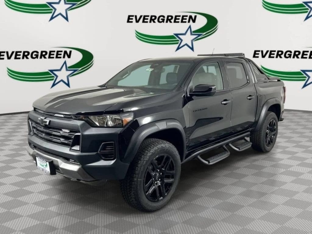 2025 Chevrolet Colorado Trail Boss — photo 1 of 38