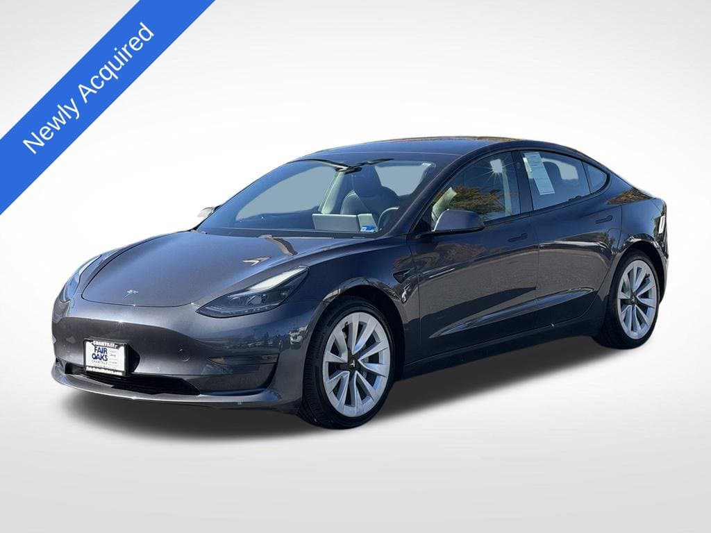 2021 Tesla Model 3 Standard Range Plus — photo 1 of 3