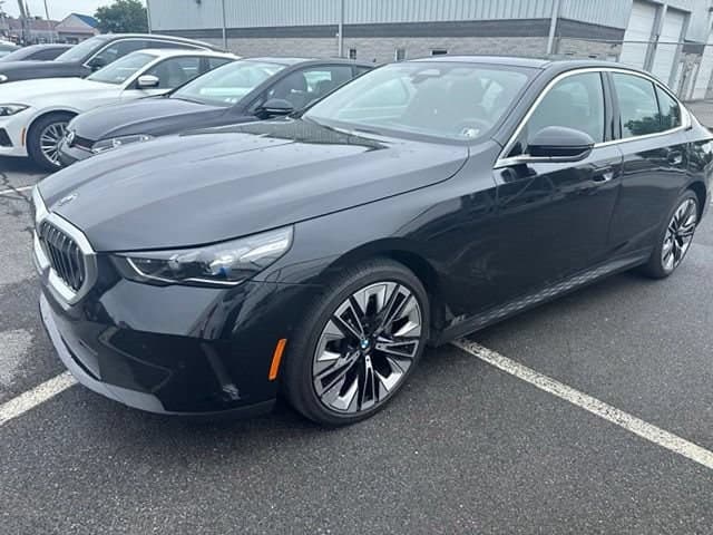 2024 BMW 5 Series 530i xDrive — photo 1 of 25