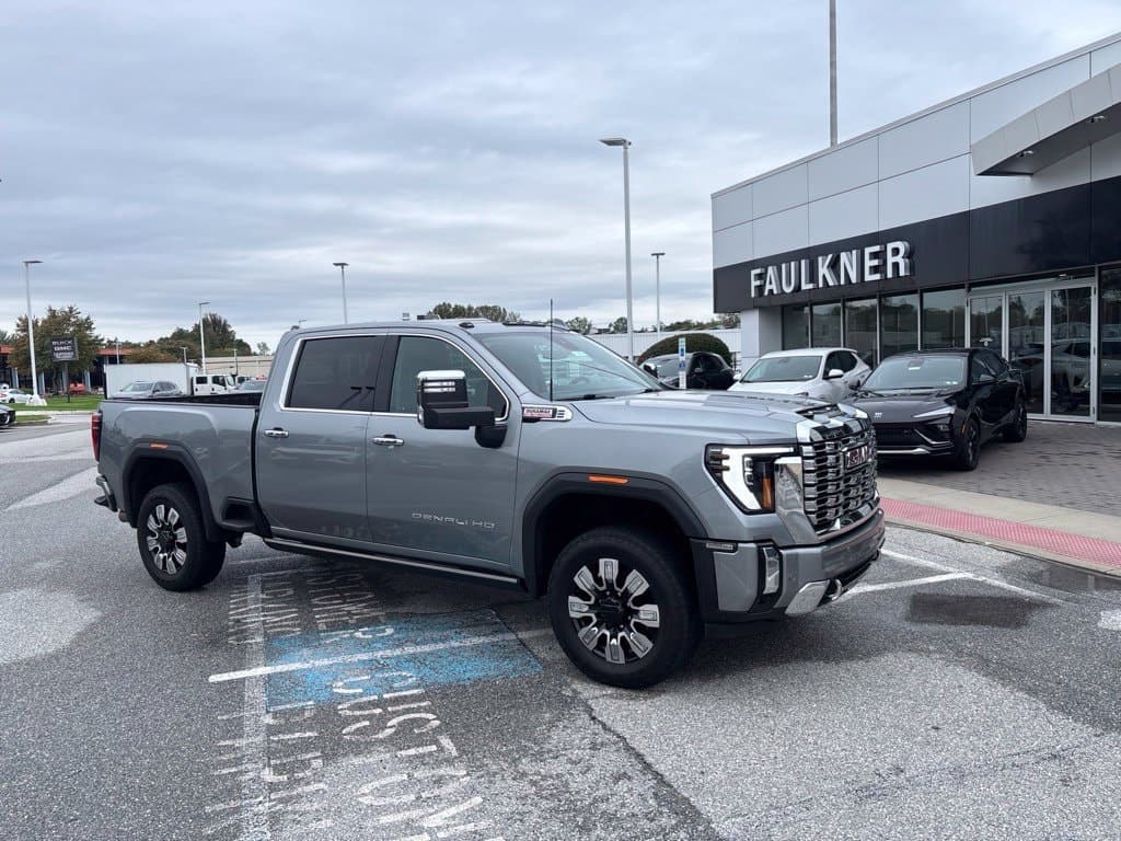 2024 GMC Sierra 2500HD Denali — photo 1 of 16