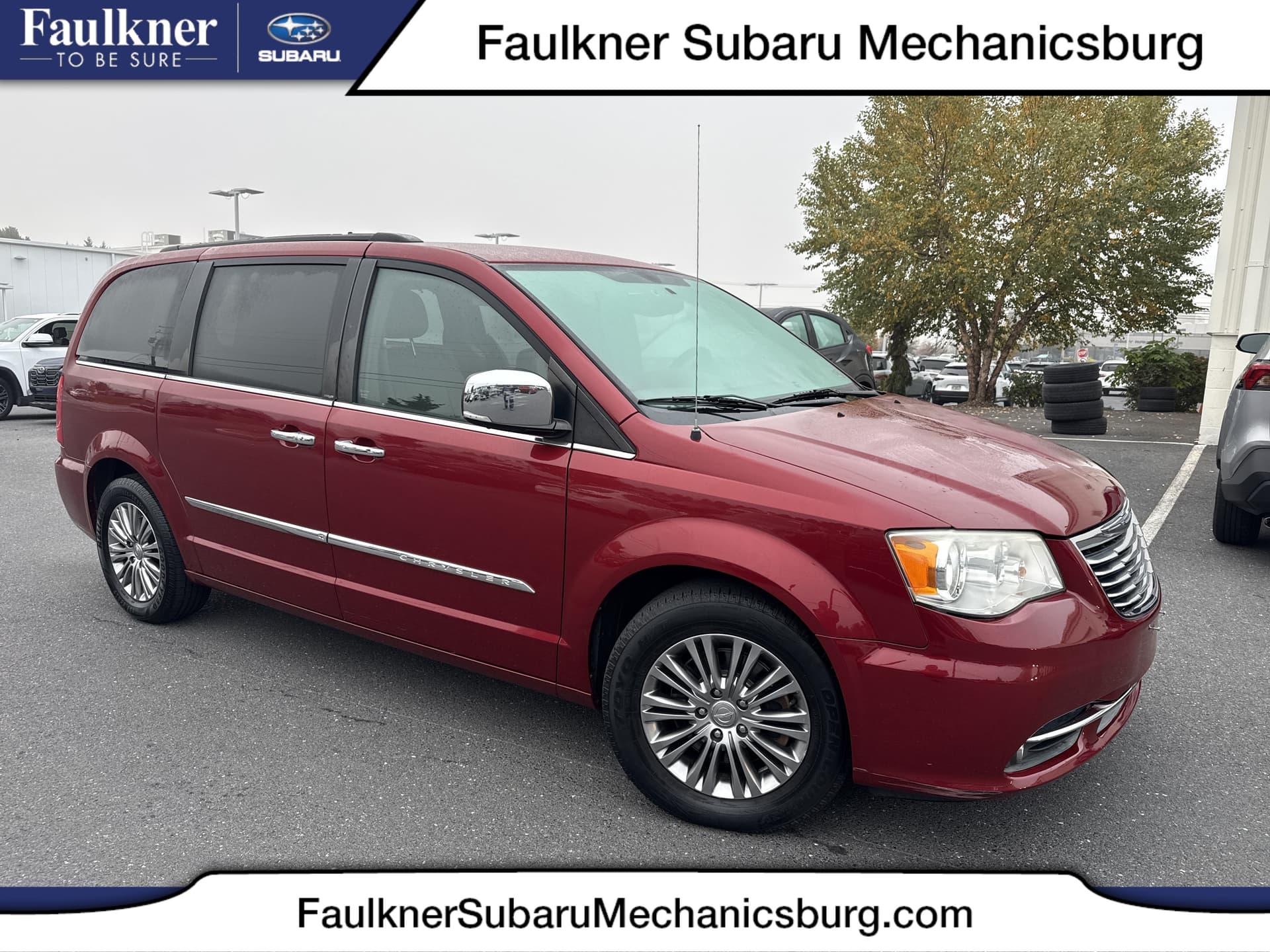 2014 Chrysler Town & Country Touring-L — photo 1 of 28