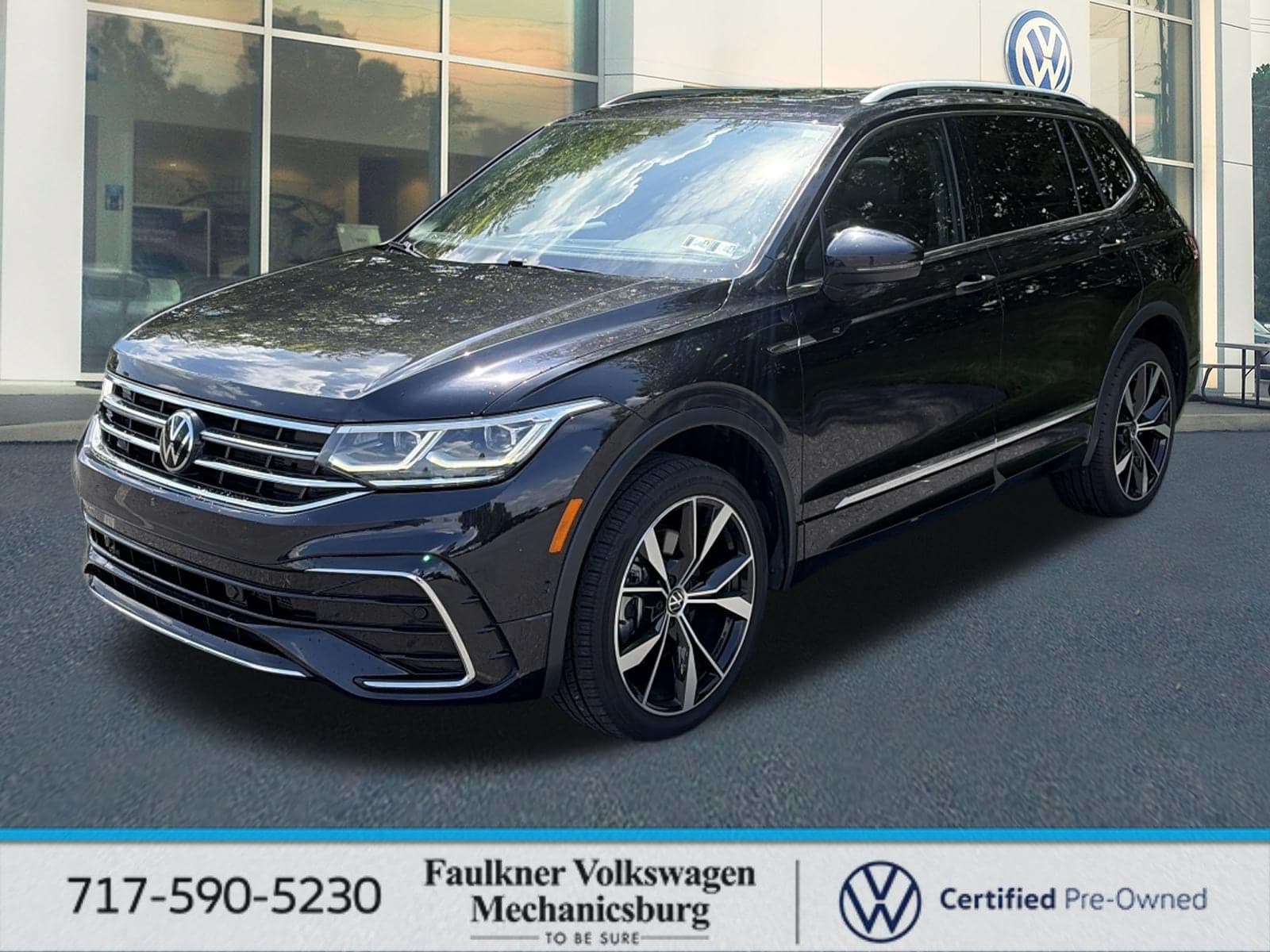 2023 Volkswagen Tiguan SEL R-Line — photo 1 of 40