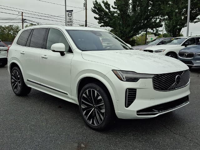 2027 Volvo XC90 Base — photo 1 of 16