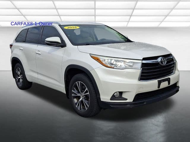 2016 Toyota Highlander XLE V6 — photo 1 of 37
