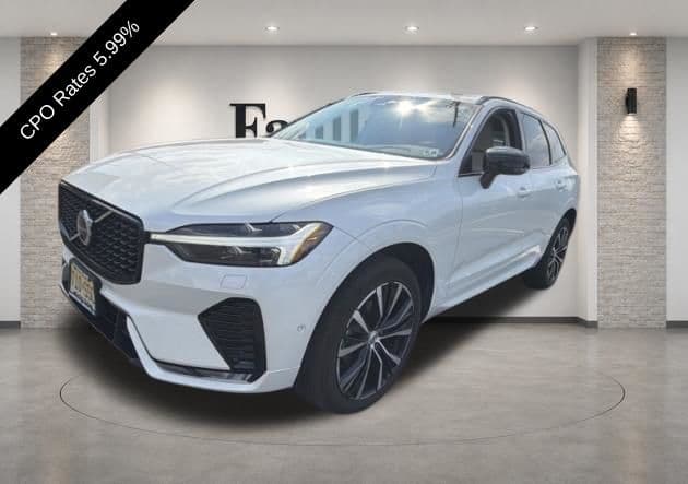 2024 Volvo XC60 B5 Plus Dark Theme — photo 1 of 22