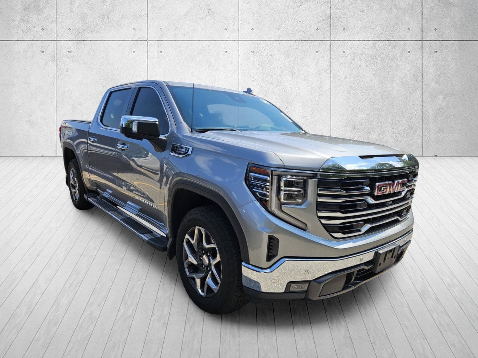 2024 GMC Sierra 1500 SLT — photo 1 of 10