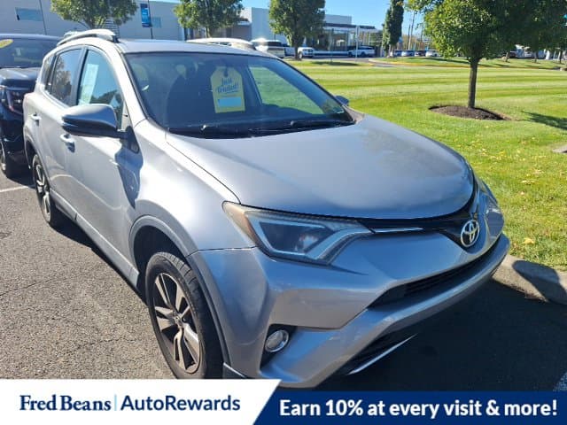 2016 Toyota RAV4 XLE — photo 1 of 12