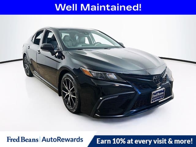 2023 Toyota Camry SE — photo 1 of 33