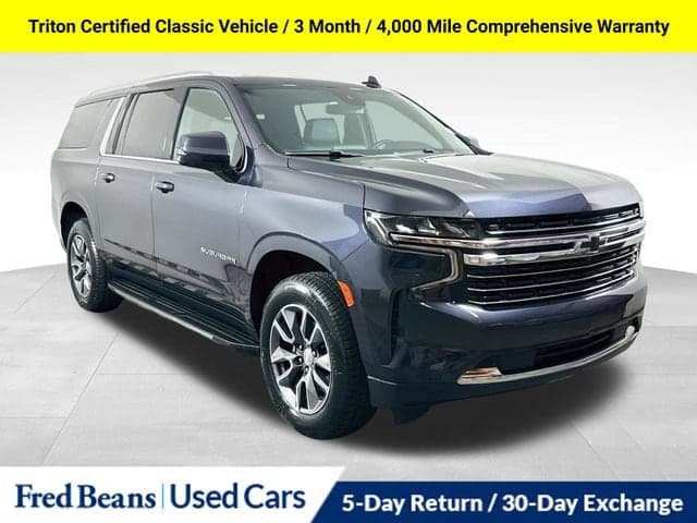 2023 Chevrolet Suburban LT — photo 1 of 41