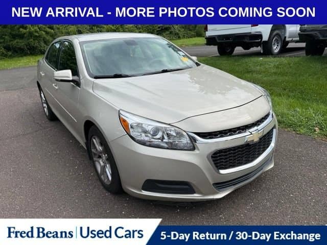 2015 Chevrolet Malibu LT — photo 1 of 21