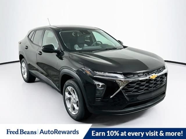 2026 Chevrolet Trax LS — photo 1 of 34