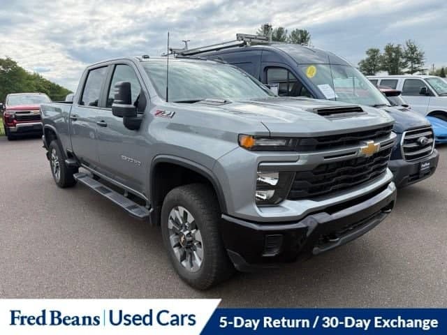 2025 Chevrolet Silverado 2500 HD Custom — photo 1 of 19
