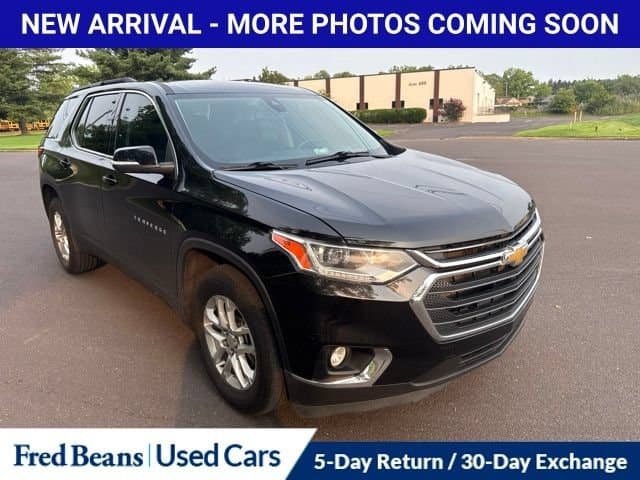 2021 Chevrolet Traverse LT Leather — photo 1 of 22
