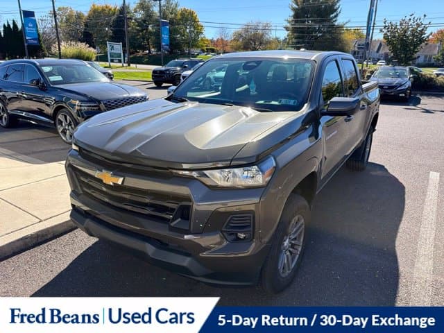 2023 Chevrolet Colorado 4WD LT — photo 1 of 33