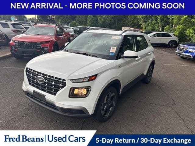 2023 Hyundai Venue SEL — photo 1 of 12