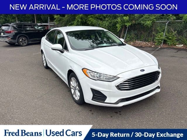2020 Ford Fusion SE — photo 1 of 8