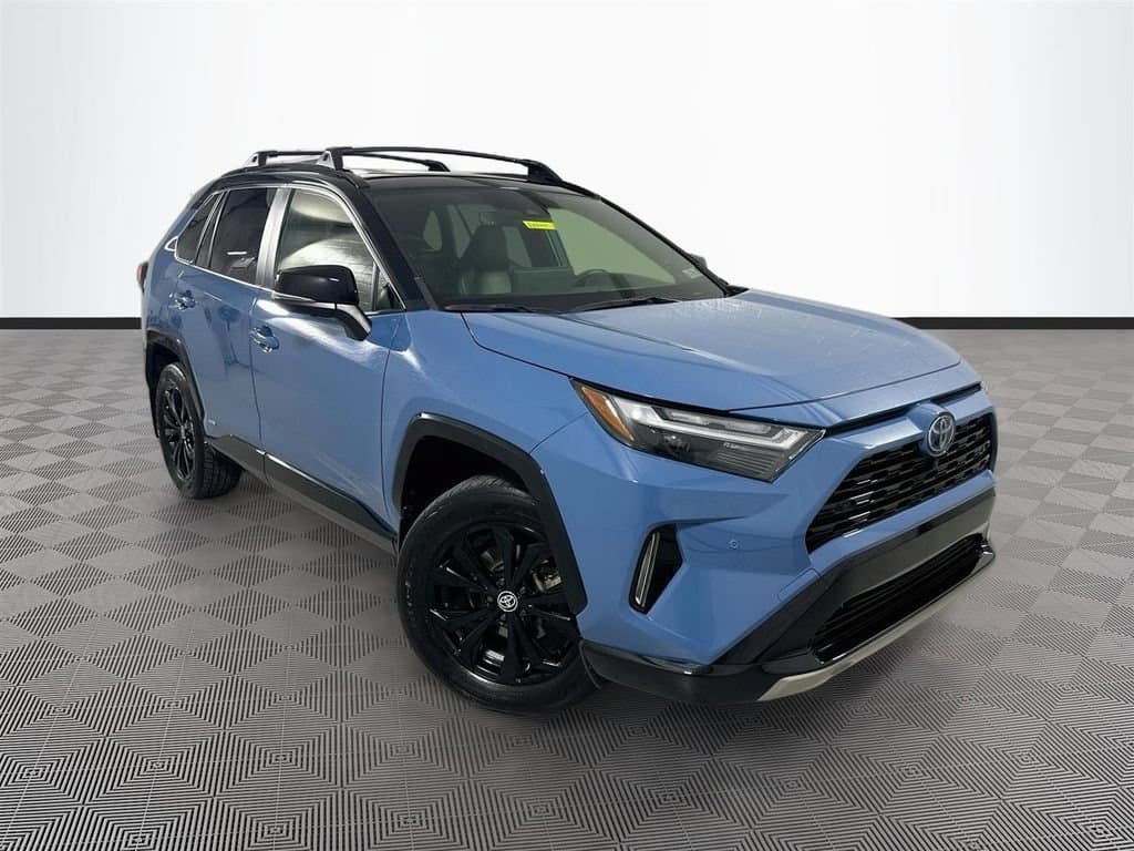 2024 Toyota RAV4 Hybrid XSE — photo 1 of 36