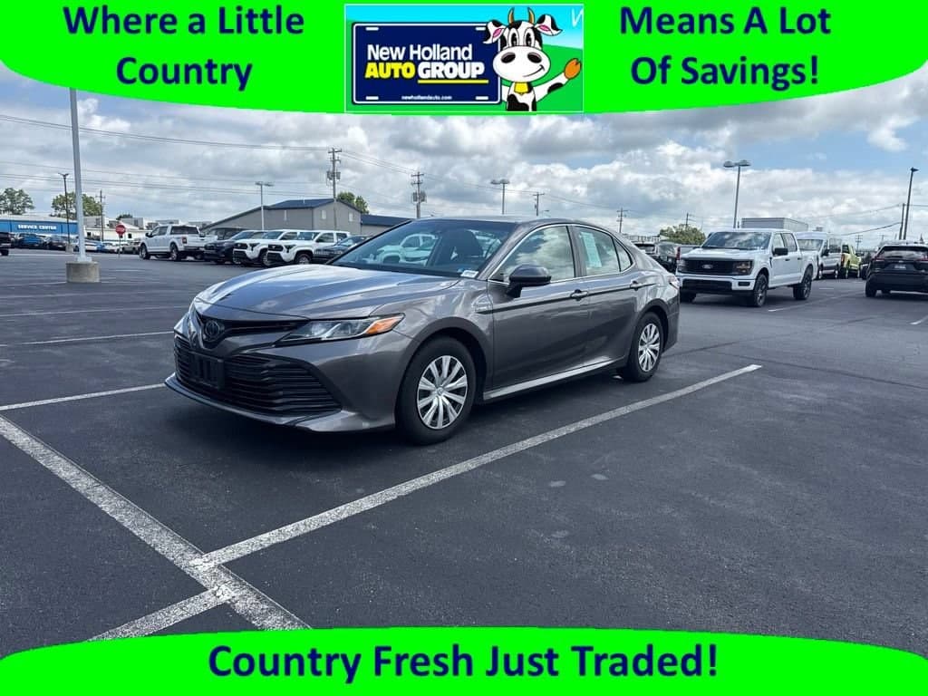 2018 Toyota Camry Hybrid LE — photo 1 of 10