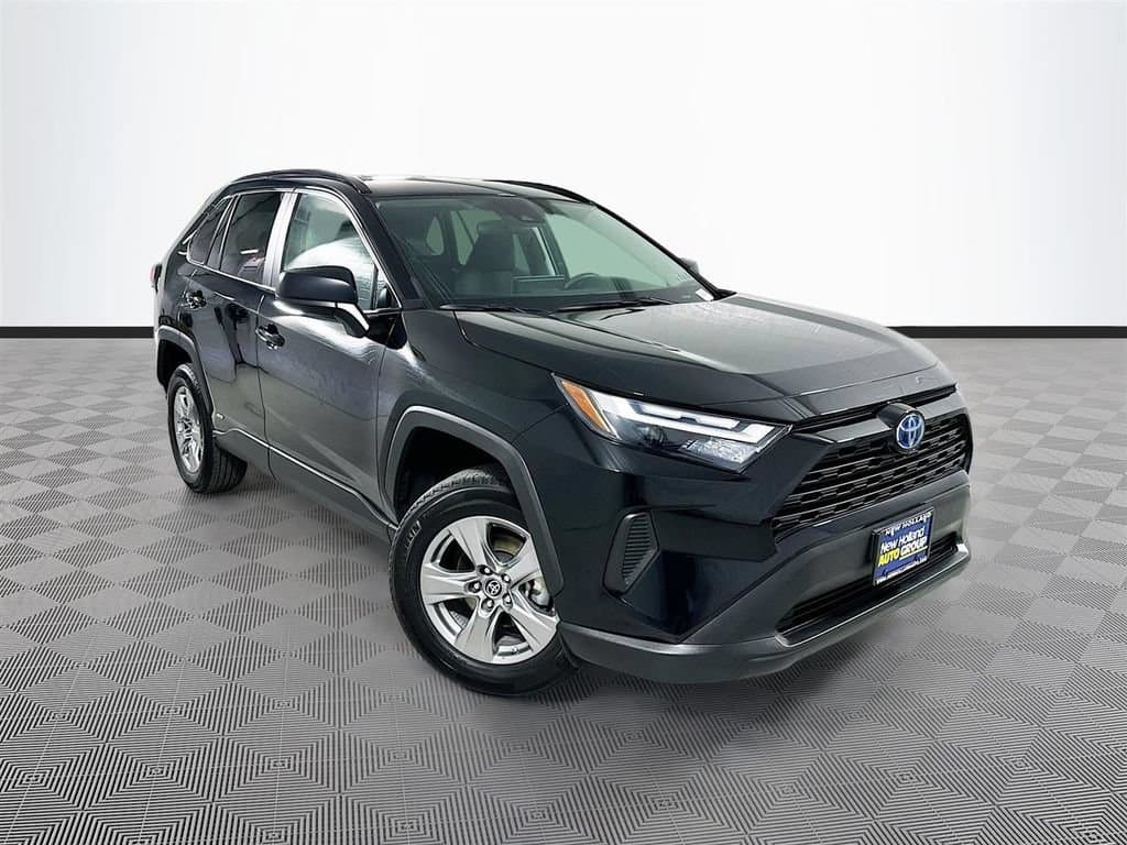 2024 Toyota RAV4 Hybrid LE — photo 1 of 35