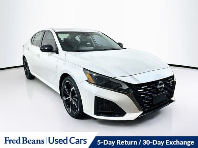 2023 Nissan Altima 2.5 SR — photo 1 of 36