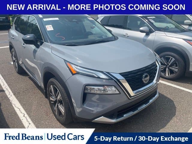 2023 Nissan Rogue Platinum — photo 1 of 16