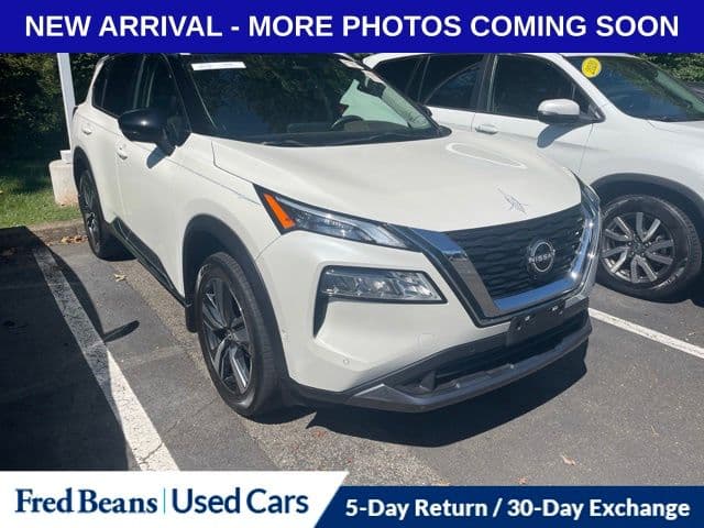 2023 Nissan Rogue SL — photo 1 of 16
