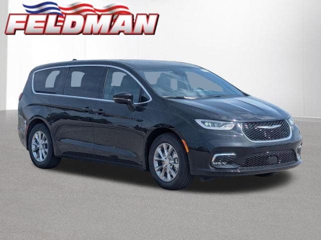 2026 Chrysler Pacifica Limited — photo 1 of 21