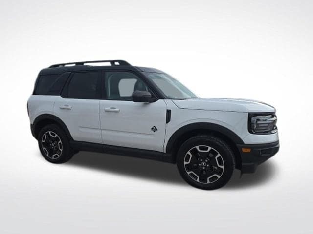 2023 Ford Bronco Sport Outer Banks — photo 1 of 18