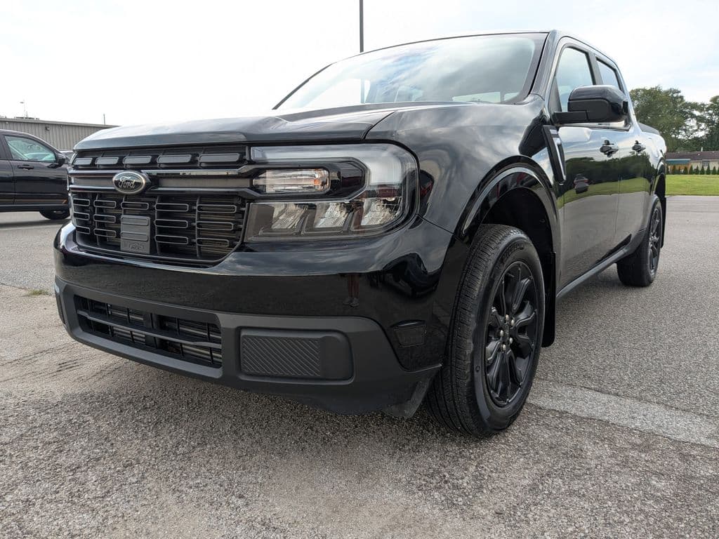 2024 Ford Maverick LARIAT — photo 1 of 37