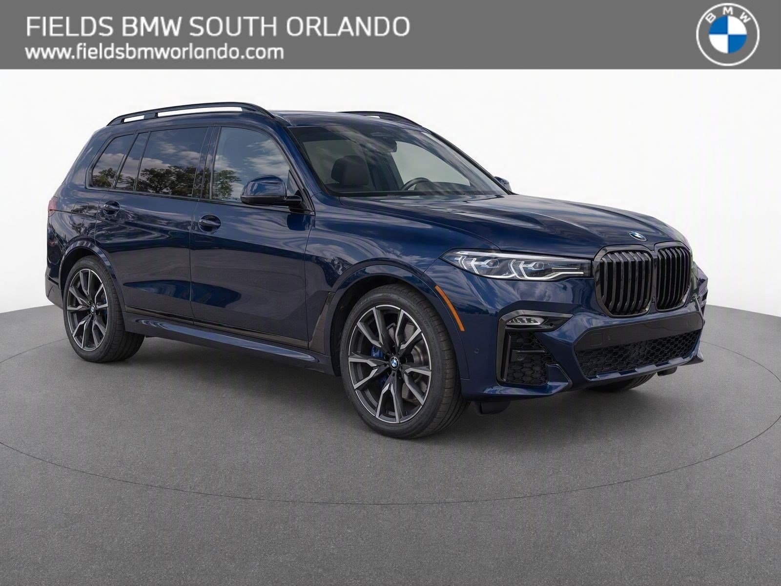 2022 BMW X7 Base — photo 1 of 9