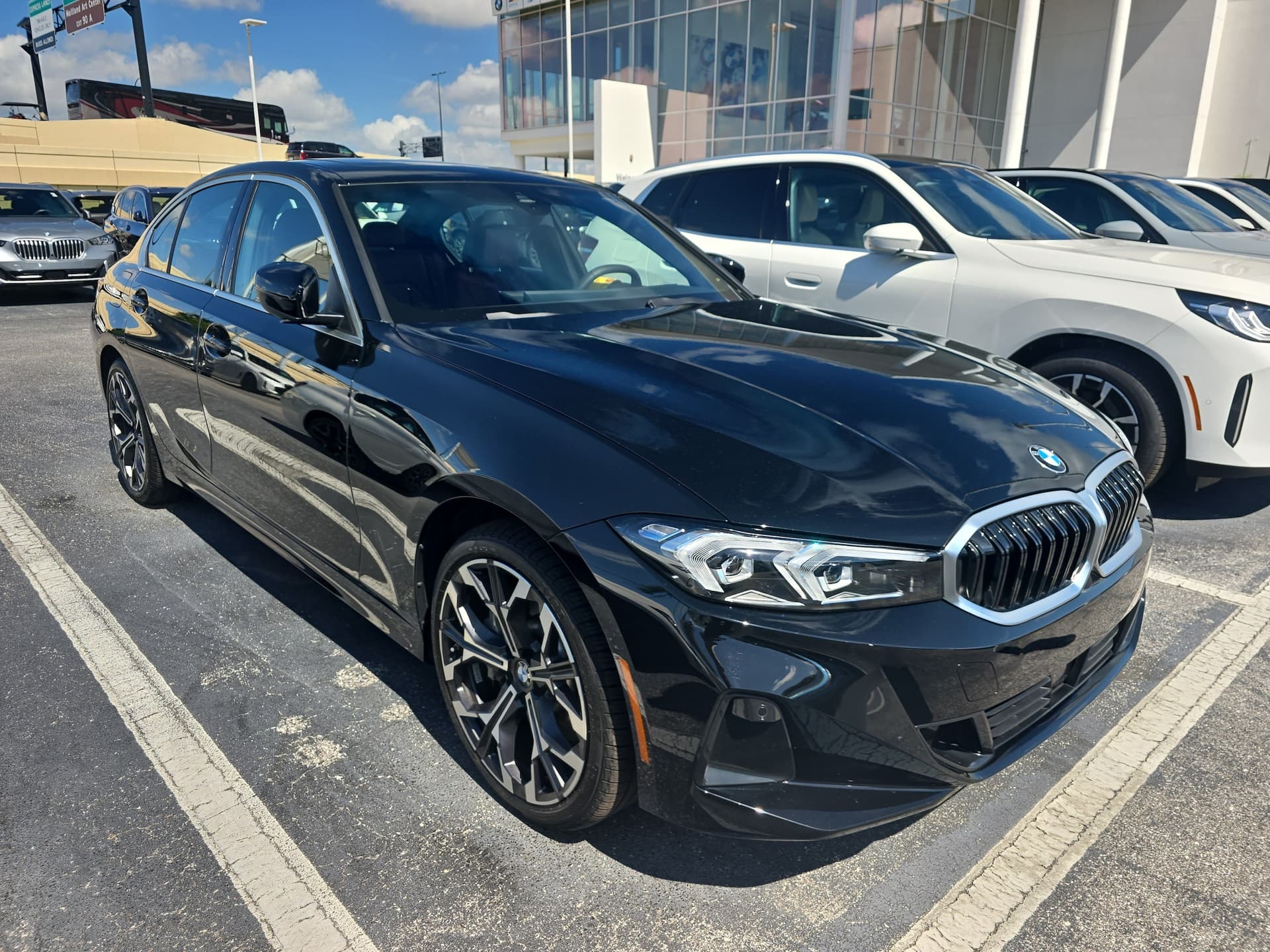 2026 BMW 330i Base — photo 1 of 18