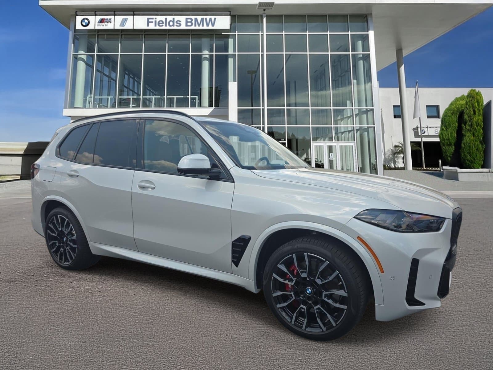 2026 BMW X5 PHEV xDrive50e — photo 1 of 28