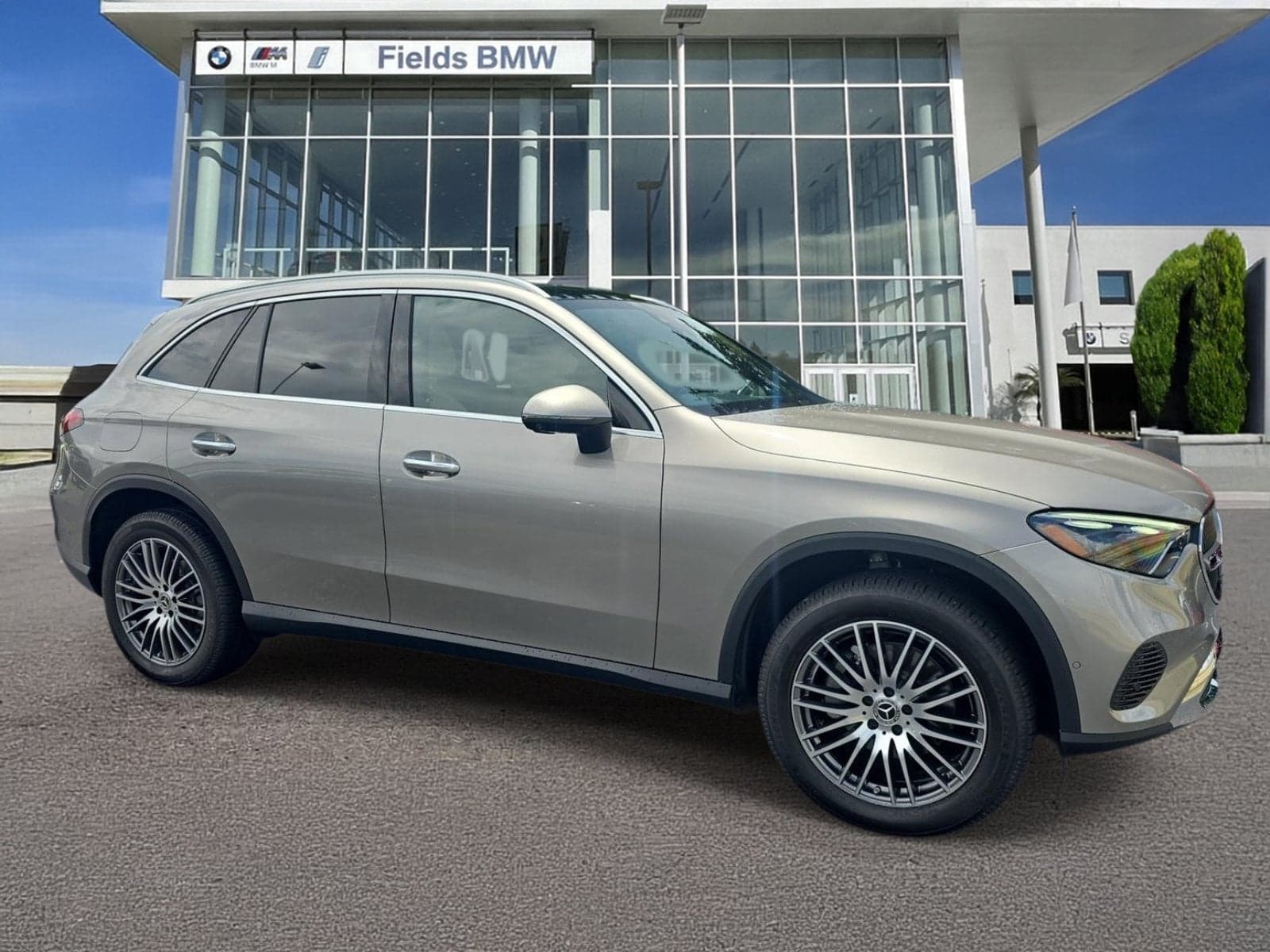 2024 Mercedes-Benz GLC GLC 300 — photo 1 of 24