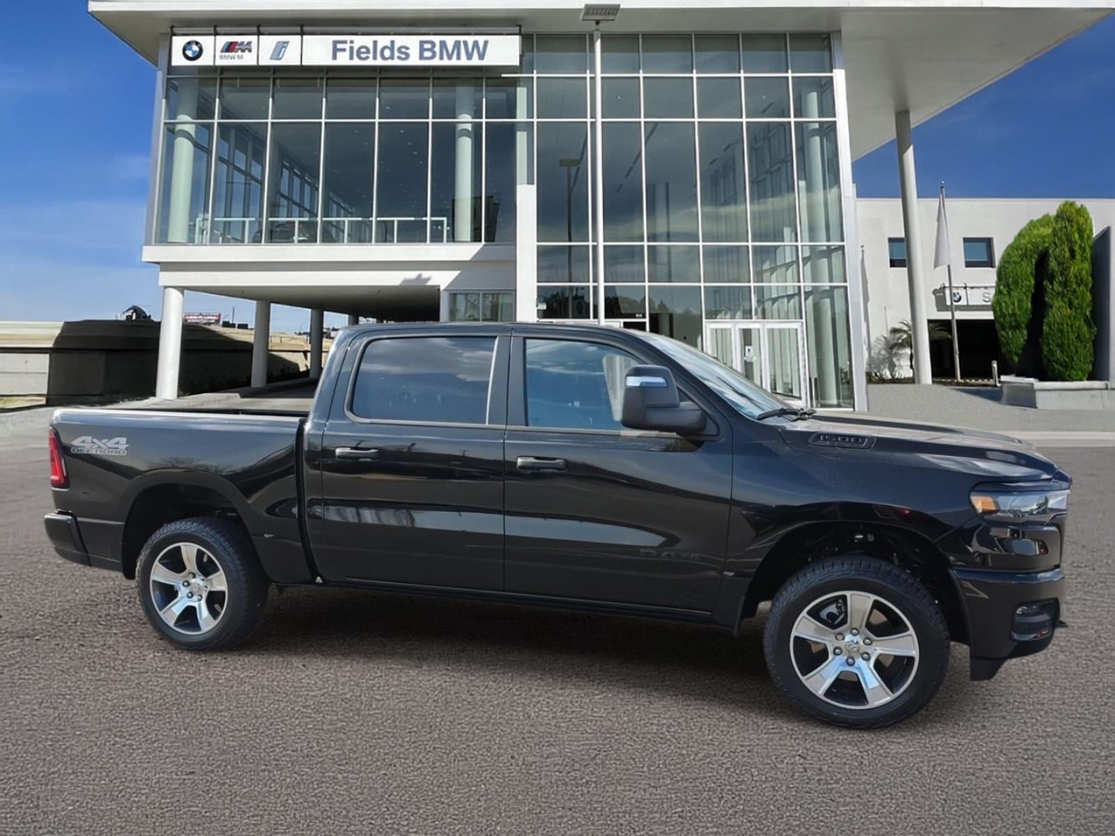 2025 RAM 1500 Tradesman — photo 1 of 35