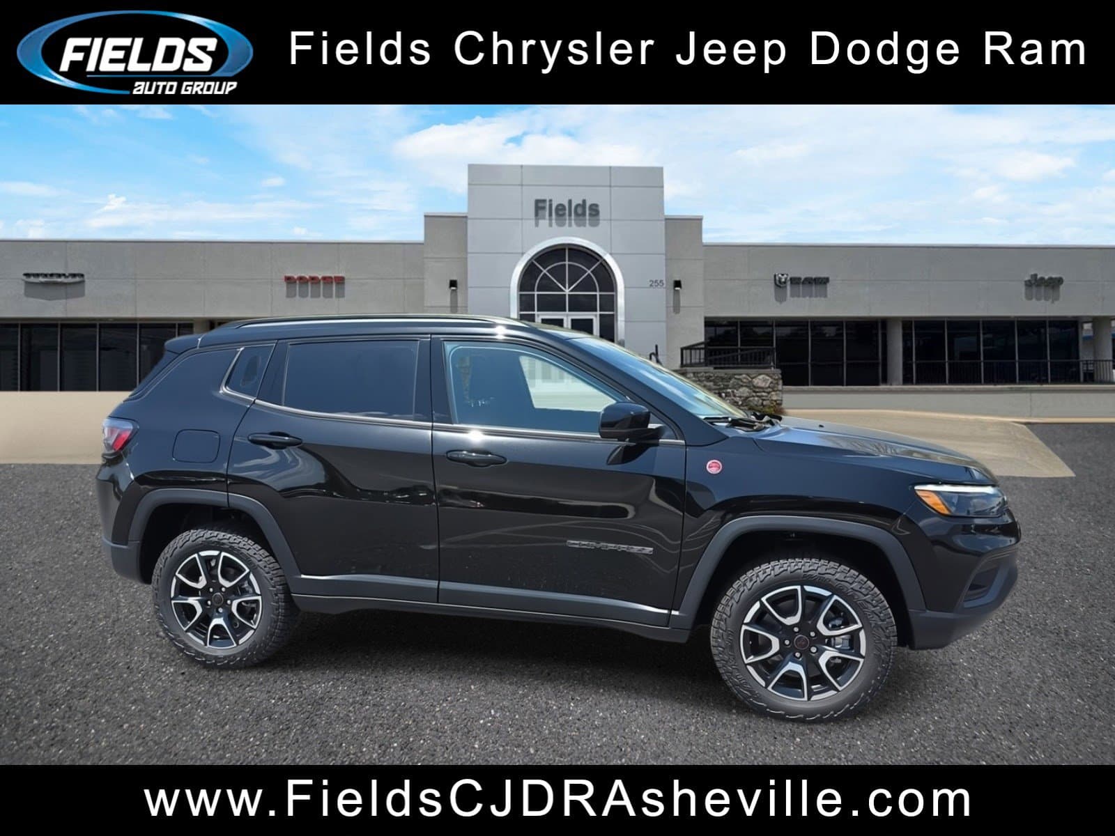 2025 Jeep Compass TRAILHAWK 4X4 — photo 1 of 50