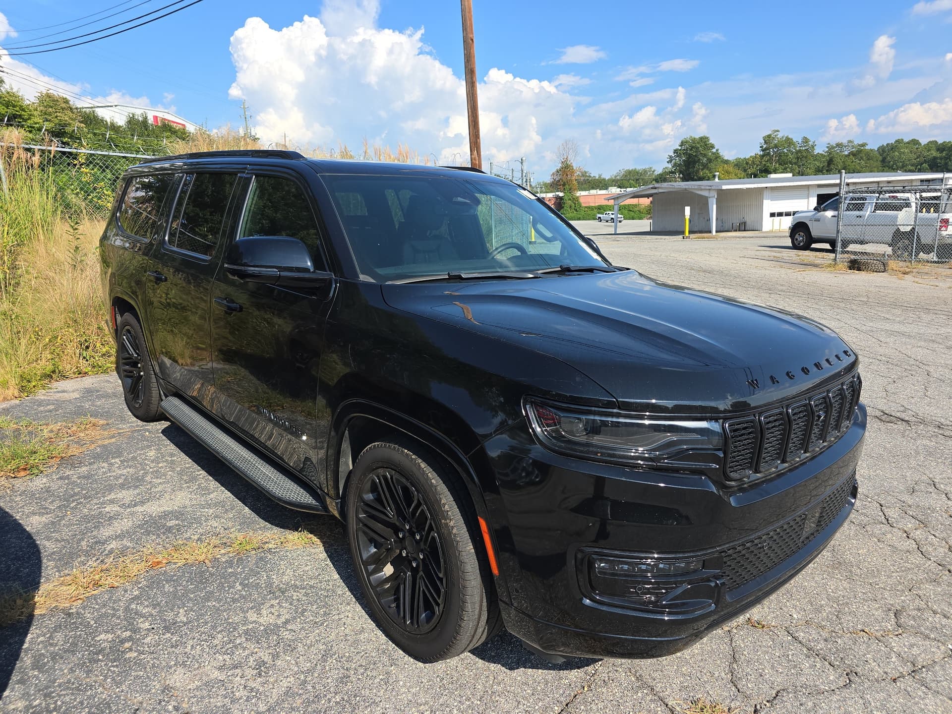 2025 Jeep Wagoneer L Series II — photo 1 of 9