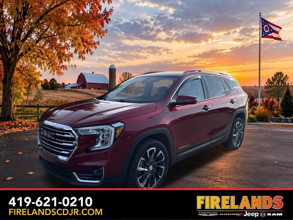 2023 GMC Terrain SLT — photo 1 of 34