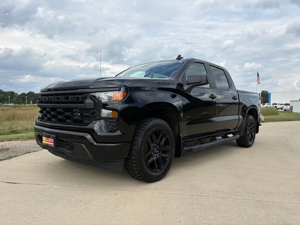 2023 Chevrolet Silverado 1500 Custom — photo 1 of 52