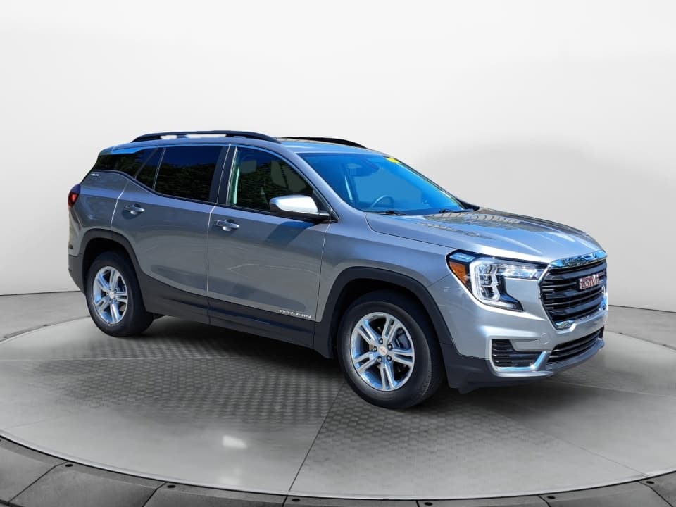 2023 GMC Terrain SLE — photo 1 of 20