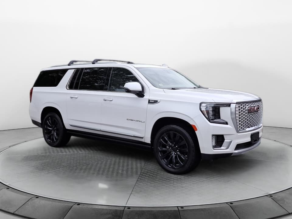 2021 GMC Yukon XL Denali — photo 1 of 33