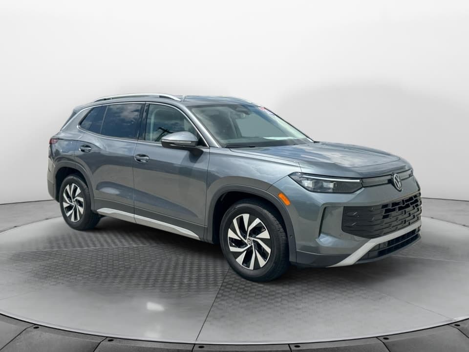 2026 Volkswagen Tiguan S — photo 1 of 40
